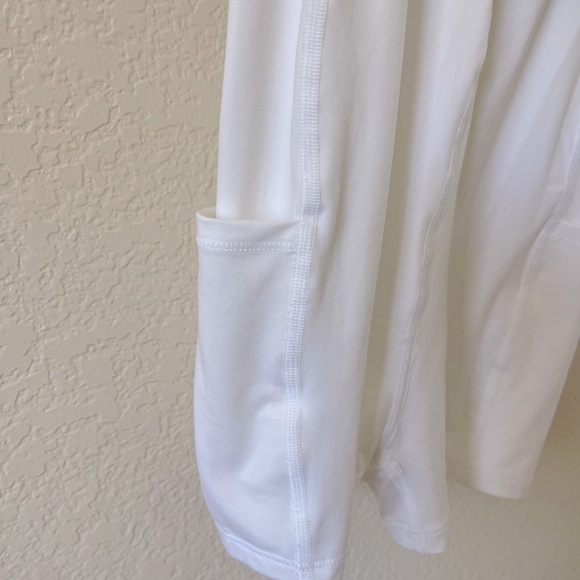2/$20 โข BIN#20 - XS White Tennis Dress w/ Built-In Shorts w/ Pockets - Picture 6 of 6